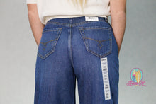 Load image into Gallery viewer, Ariat Ultra High Rise Calamity Comfort Wide Leg Jeans—Tampa