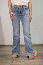 Load image into Gallery viewer, Ariat Perfect Rise Nayelli Boot Cut Jeans