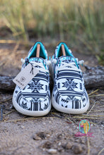 Load image into Gallery viewer, Ariat Hilo--White and Black Aztec

