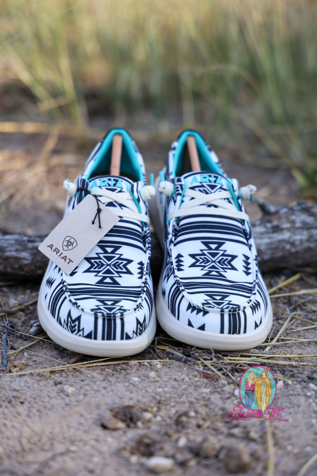 Ariat Hilo--White and Black Aztec