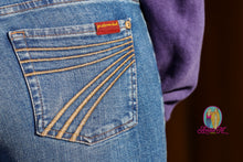 Load image into Gallery viewer, 7FAMK Dojo—Retro Fade
