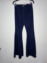 Load image into Gallery viewer, Size 29R Free People
