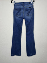 Load image into Gallery viewer, Size 27 Medium Wash
