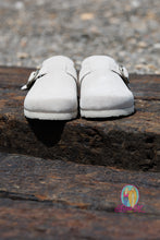 Load image into Gallery viewer, Ariat Country Mule--Clay Suede
