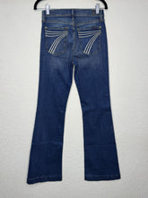 Load image into Gallery viewer, Size 27 Medium Wash White Pocket
