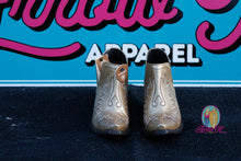 Load image into Gallery viewer, Ariat Dixon—Gold Buckle
