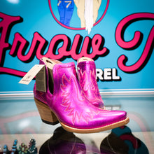 Load image into Gallery viewer, Ariat Dixon—Electric Raspberry
