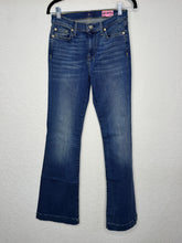 Load image into Gallery viewer, Size 27 Medium Wash White Pocket
