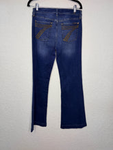 Load image into Gallery viewer, Size 28 Medium Wash Gold Pocket Tailorless
