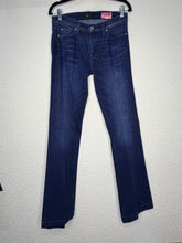 Load image into Gallery viewer, Size 29 Dark Wash Dojos
