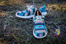 Load image into Gallery viewer, Ariat Hilo--Turquoise Serape
