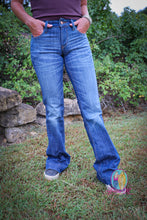 Load image into Gallery viewer, Ariat Perfect Rise Bessie Slim Trouser Jeans
