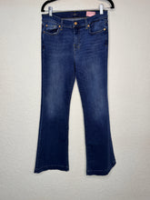 Load image into Gallery viewer, Size 28 Medium Wash Gold Pocket Tailorless
