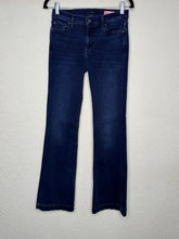 Load image into Gallery viewer, Size 27 Dark Wash
