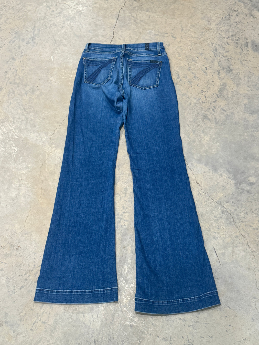 Size 27 Medium Wash