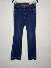 Load image into Gallery viewer, Wrangler Trousers 27/34
