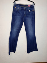 Load image into Gallery viewer, Size 31 Medium Wash Gold Pocket Tailorless
