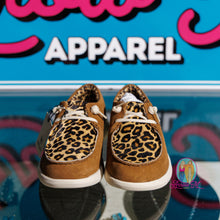 Load image into Gallery viewer, Ariat Hilo—Ginger Spice/Leopard Hair On
