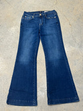 Load image into Gallery viewer, Size 28 Medium Wash Gold Pocket Tailorless Dojo
