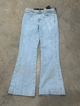 Load image into Gallery viewer, Size 28 Malibu Sky Tailorless
