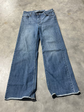 Load image into Gallery viewer, Kimes Olivia 10/32
