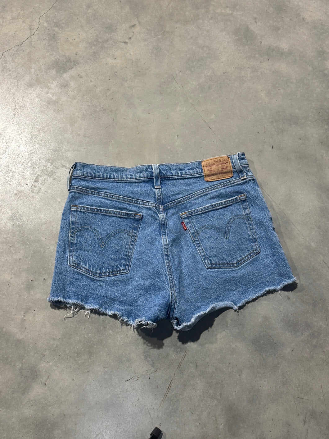 Levi Shorts Size 31