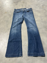 Load image into Gallery viewer, Size 27 Dojos
