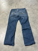 Load image into Gallery viewer, Ariat 31 Short
