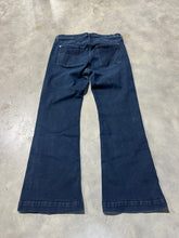 Load image into Gallery viewer, Size 32 Dark Wash
