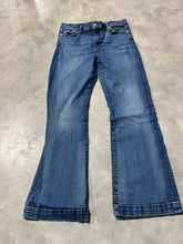 Load image into Gallery viewer, Size 32 Dojo
