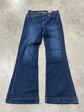 Load image into Gallery viewer, Size 30 Freesia Dojos
