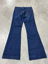 Load image into Gallery viewer, Size 29 Dark Wash Dojos
