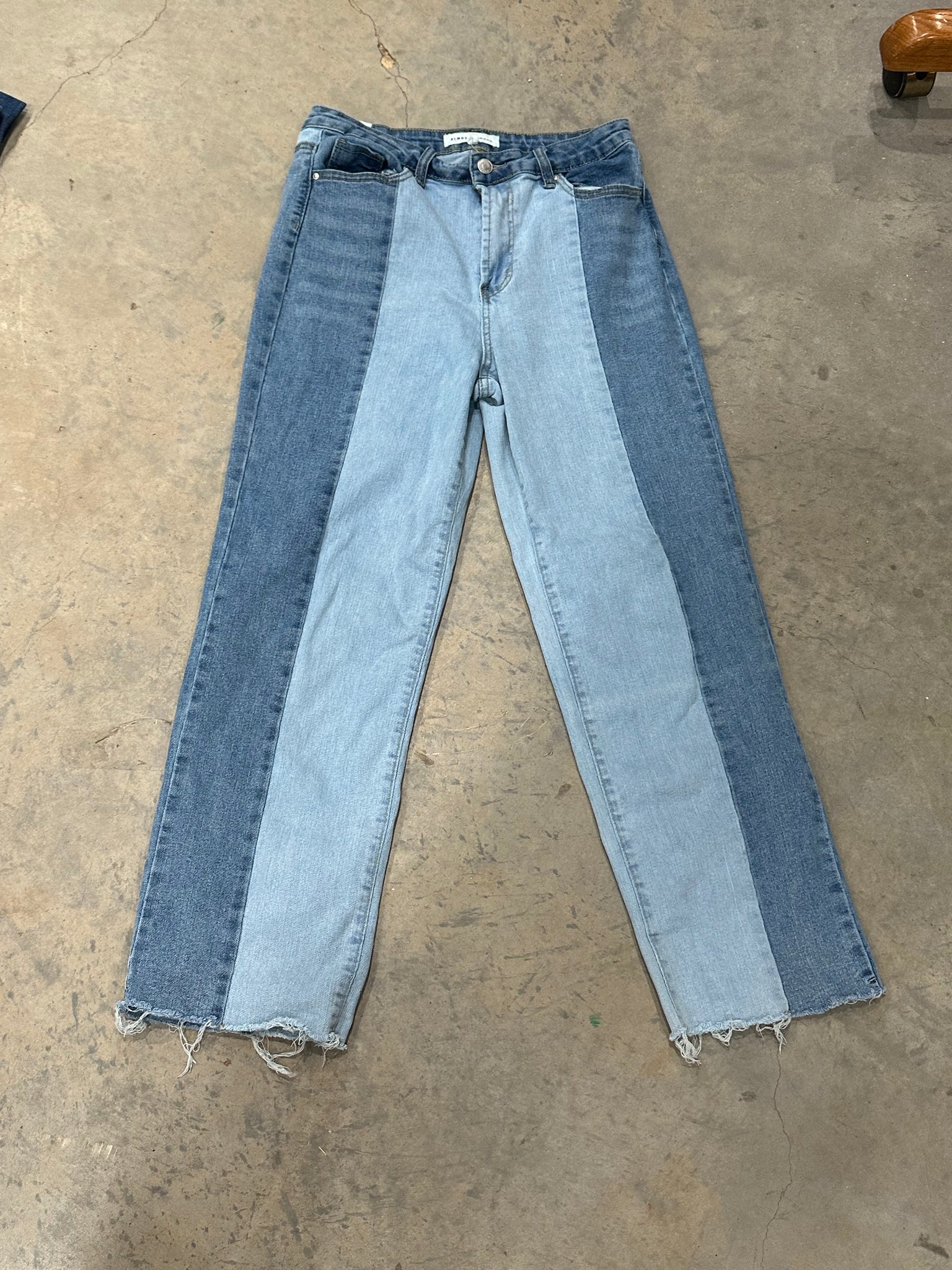 Size Almost Famous Jeans – Arrow M Apparel