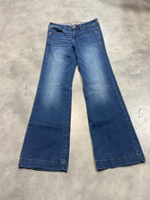 Load image into Gallery viewer, Size 28 Ariat Long Mid Rise Trouser
