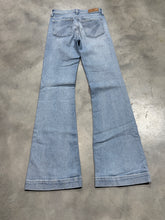 Load image into Gallery viewer, Size 25 Camila Dojos
