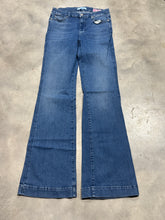 Load image into Gallery viewer, Size 30 Sycamore Dojos
