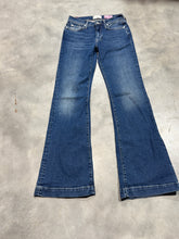 Load image into Gallery viewer, Size 25 Sally
