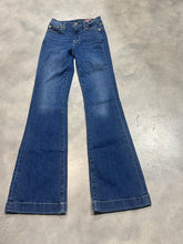 Load image into Gallery viewer, Size 24 Medium Melrose
