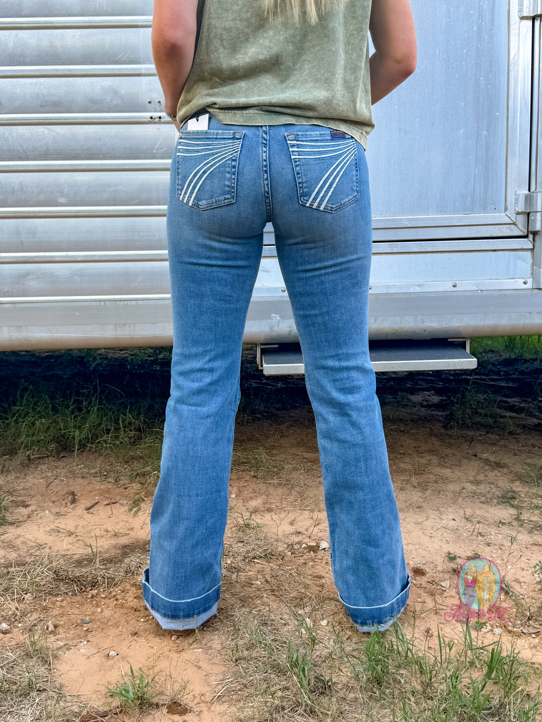 7FAMK Dojo—Darker Light Wash White pocket