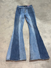 Load image into Gallery viewer, 24 Flying Monkey
