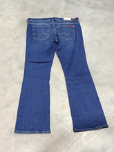 Load image into Gallery viewer, 7FAMK Size 32 Original Bootcut
