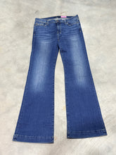 Load image into Gallery viewer, Size 30 Medium Wash
