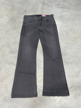 Load image into Gallery viewer, Size 29 Washed Black Tailorless
