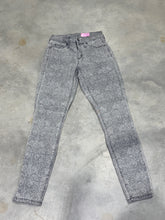 Load image into Gallery viewer, 0/25R Snakeskin Skinny Jeans
