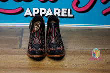 Load image into Gallery viewer, Ariat Dixon Chimayo--Cash Black
