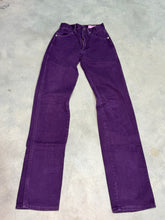 Load image into Gallery viewer, Wrangler Plum 1/36

