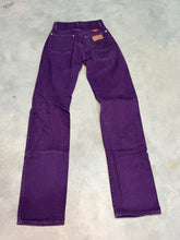 Load image into Gallery viewer, Wrangler Plum 1/36
