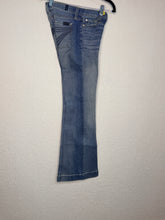Load image into Gallery viewer, Size 24 Authentic Distressed Light Tailorless
