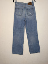 Load image into Gallery viewer, Size 25 Hidden Jeans
