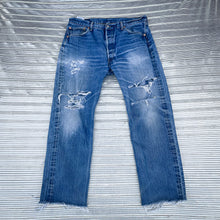 Load image into Gallery viewer, Levi’s 34
